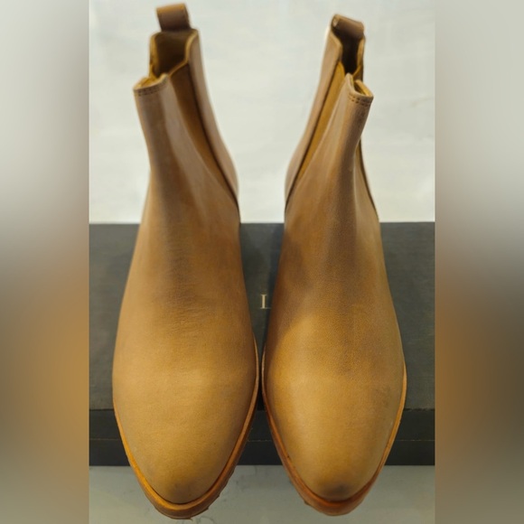 Nisolo Almond Eva Everyday Chelsea Leather Boots - Picture 9 of 16